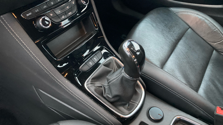 Vauxhall Astra 1.6T 16V 200 Elite Nav 5dr Petrol Hatchback